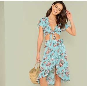  NWT Knot Floral Top&Asymmetrical Hem Skirt Set